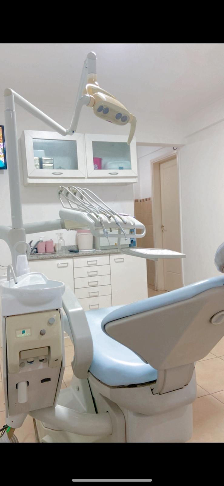 Sillon odontologico y area de tratamiento